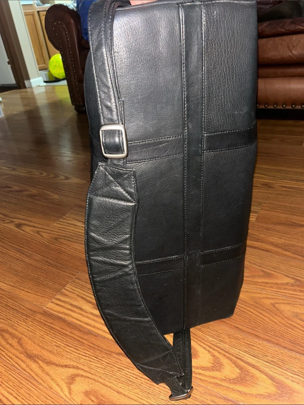 Canyon Outdoors Leather Good Black Soft Leather Weekender XL Duffle Bag - Men